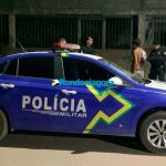 Vigia de unidade de saúde é rendido e assaltantes limpam loja de perfumes