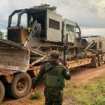A operação destinada ao combate de crimes ambientais já efetuou diversas detenções e confiscou tratores e caminhões.