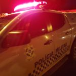 Dois indivíduos são detidos após uma série de agressões em meio a tumulto no condomínio Morar Melhor.