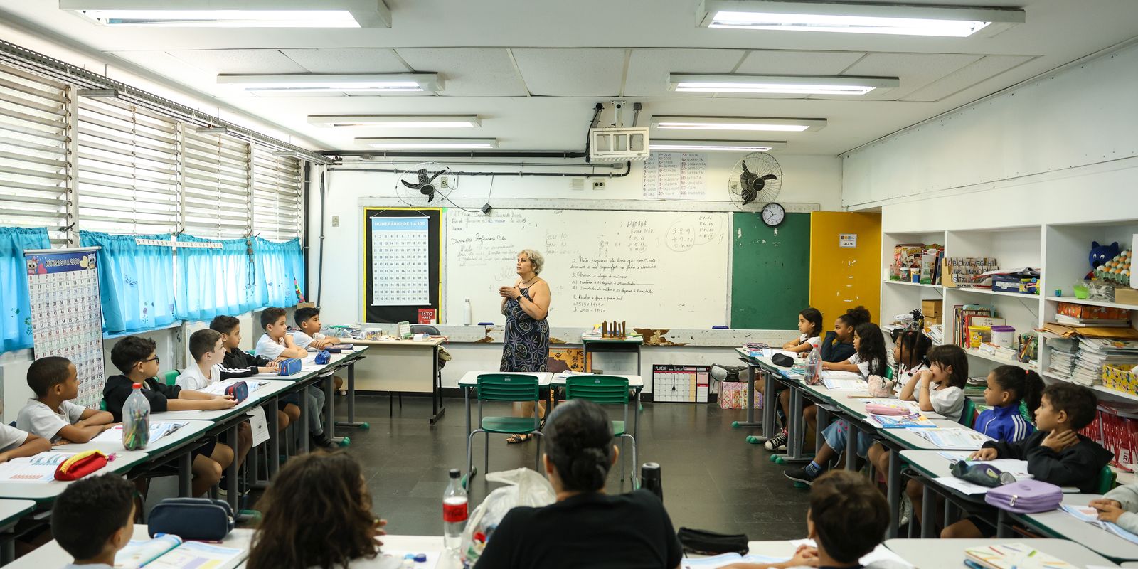 professor-pode-pedir-carteira-nacional-docente-a-partir-de-amanha