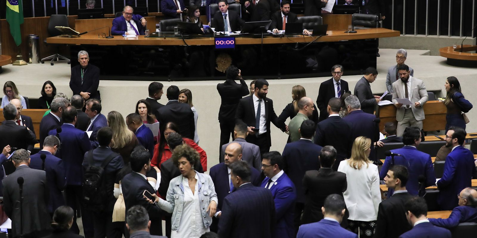 camara-aumenta-penas-para-crimes-como-extorsao-e-escudo-humano
