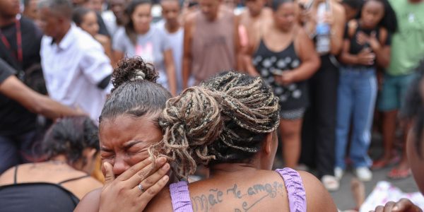 ativistas-denunciam-“massacre”-em-acao-policial-no-rio