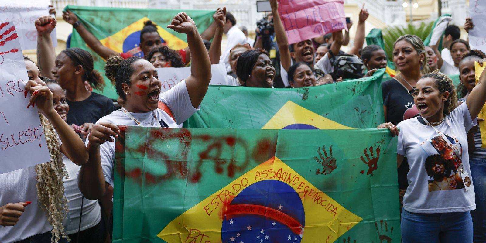 moradores-do-alemao-e-da-penha-protestam-contra-mortes-em-operacao