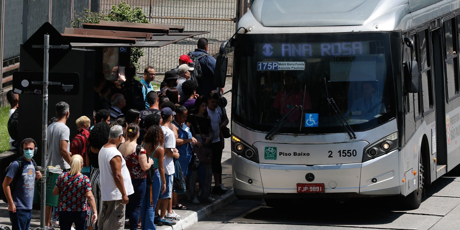 setor-de-servicos-cresce-0,6%-em-setembro;-oitavo-mes-seguido-de-alta