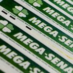 aposta-de-porto-alegre-acerta-mega-sena-e-leva-premio-de-r$-99-milhoes