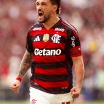 arrascaeta-e-escolhido-como-craque-do-premio-brasileirao-2025