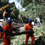 ha-dois-dias-sem-luz,-moradores-de-sao-paulo-se-adaptam-e-protestam