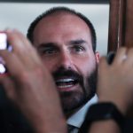 pf-determina-retorno-imediato-de-eduardo-bolsonaro-a-cargo-de-escrivao