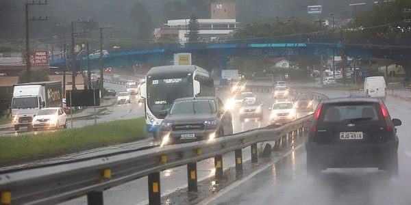 sc-tem-alerta-vermelho-para-alagamentos-e-deslizamentos-na-capital