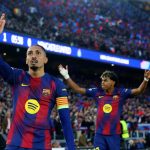 raphinha-marca-dois-em-goleada-do-barcelona-na-liga-dos-campeoes