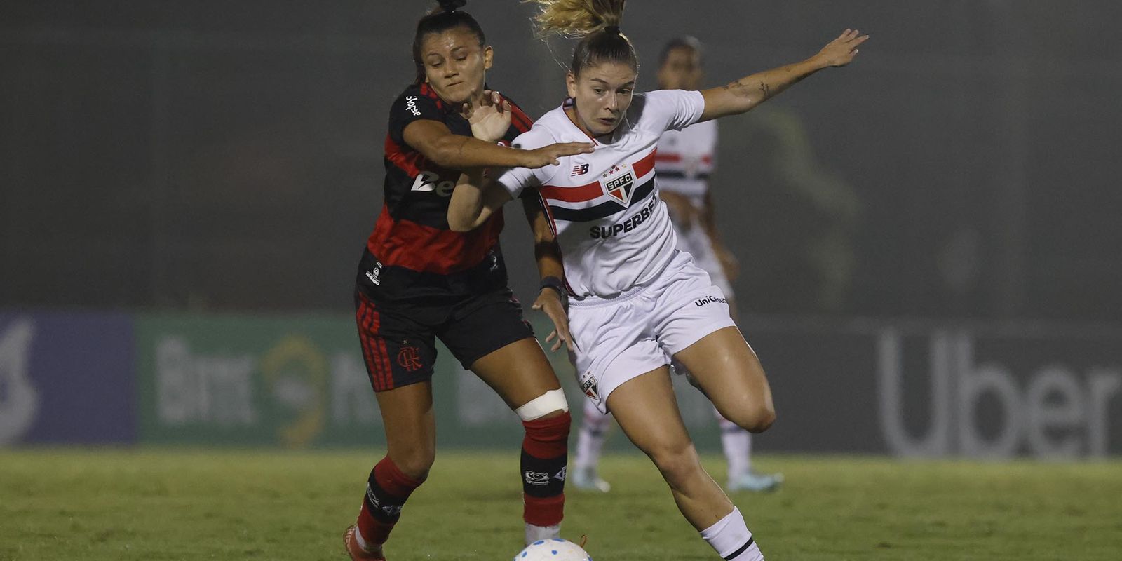 br-feminino:-sao-paulo-vence-flamengo-para-assumir-vice-lideranca