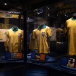futebol:-exposicao-conta-a-historia-da-camisa-canarinho