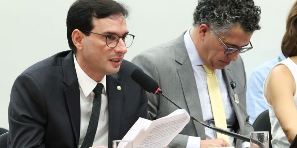 fim-da-escala-6×1:-relator-propoe-que-um-dia-de-folga-seja-no-domingo