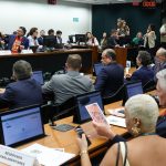 oposicao-critica-pec-do-fim-da-escala-6×1-durante-votacao-na-comissao