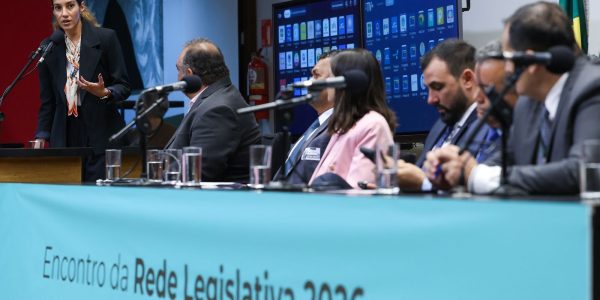diretoria-destaca-papel-da-ebc-na-implementacao-da-nova-tv-digital