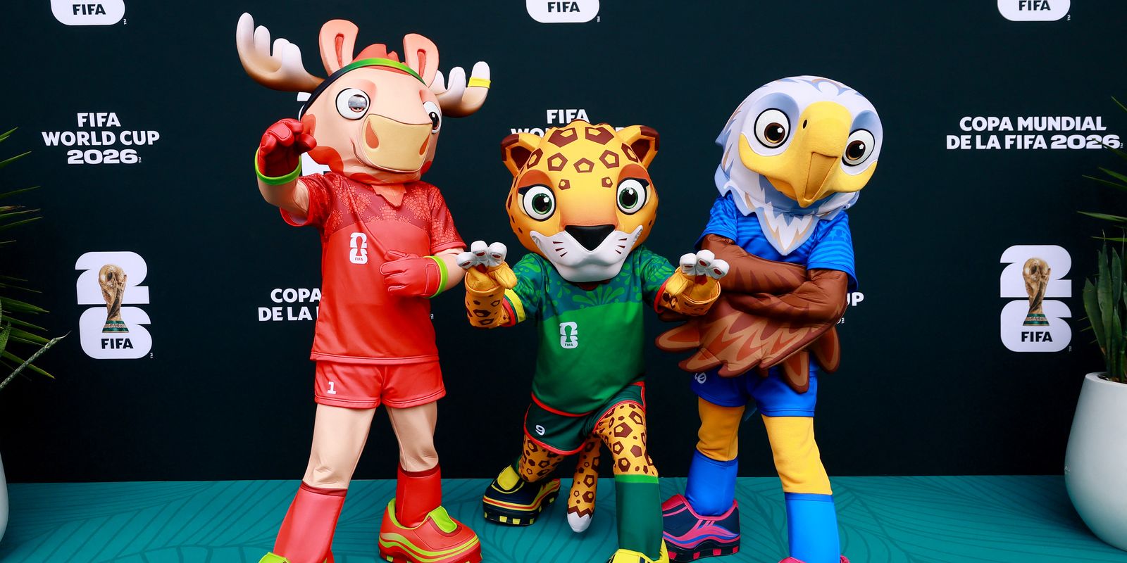 mascotes-do-mundial-incluem-a-aguia-careca,-animal-salvo-de-extincao