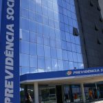 fila-do-inss-cai-ao-menor-nivel-em-21-meses,-com-1,8-milhao-de-pedidos