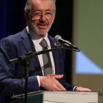 “brasil-nao-vai-abandonar-a-mesa”,-diz-ministro-sobre-taxacao-dos-eua