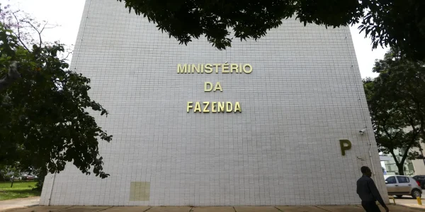 governo-deve-recorrer-ao-stf-sobre-pec-de-agentes-de-saude