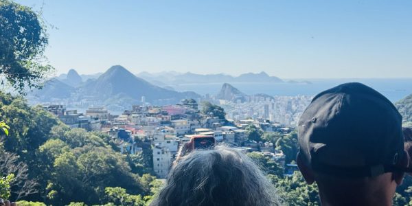 trilha-na-rocinha-mostra-mata-atlantica-e-recuperacao-florestal-no-rio